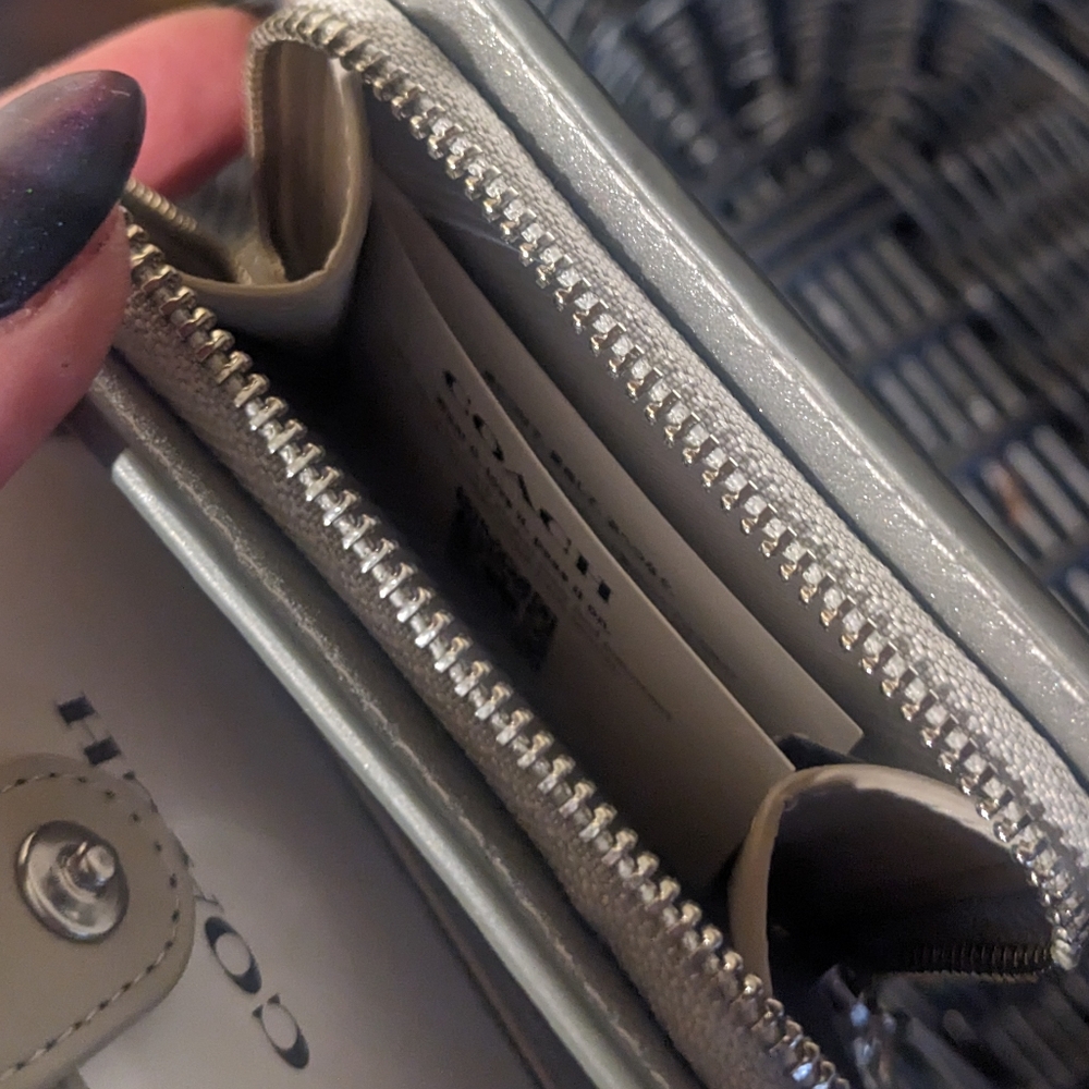 **Reserved**Coach Pearlyzed Leather Snap Wallet in Light Silver - Picture 8 of 15